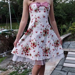 Sweet Floral Strapless Dress with Striped Bow